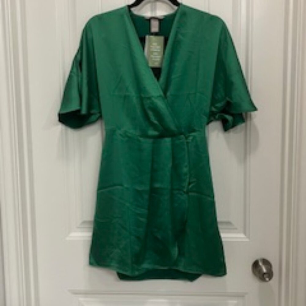 NWT - WMNS HM Romper Short Sleeve, V-Neck, Cinched Waist